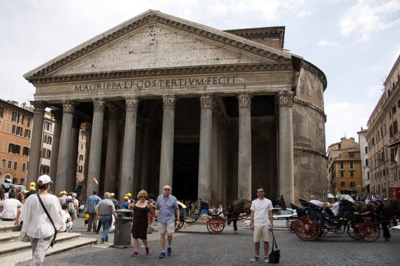 I had a chance to pose with the massive and ancient Pantheon. (Photo courtesy of LEE MCCULLOUGH)