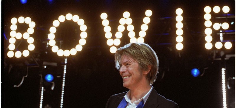 David Bowie performs at Tweeter Center outside Chicago in Tinley Park,IL, USA on August 8, 2002. (Photo: Adam Bielawski / Wikimedia Commons)