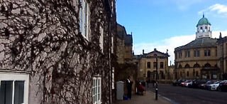 The main street in Oxford, Broad Street, which joins St. Catherine’s College with the City Centre. (Charlotte Pence / The DePaulia)