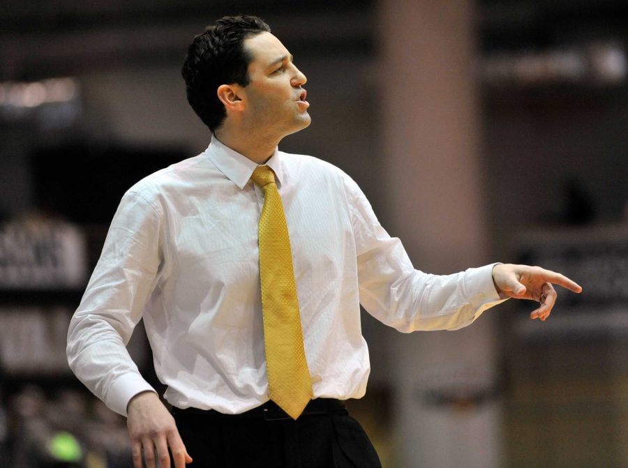 Valparaiso coach Bryce Drew reacts to his teams play during the first half of an NCAA college basketball game against Green Bay foir the championship of the Horizon League tournament, Tuesday, March 10, 2015, in Valparaiso, Ind. (AP Photo/Joe Raymond)