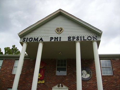 A Sigma Phi Epsilon fraternity house at Kansas University. The fraternity, which has a DePaul chapter, voted this summer to allow transgender men in, the first non-LGBTQ Greek organization to do so. Photo courtesy of SigEp NV Alpha '03 | Creative Commons.