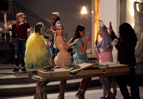SCREAM QUEENS: L-R: Skyler Samuels, Billie Lourd, Keke Palmer, Emma Roberts, Lea Michele, Abigail Breslin and guest star Breezy Eslin in the "Seven Minutes In Hell" episode of SCREAM QUEENS airing Tuesday, Oct. 20 (9:00-10:00 PM ET/PT) on FOX. ©2015 Fox Broadcasting Co. Cr: Patti Perret/FOX.