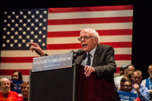 Democratic presidential candidate Bernie Sanders speaks to supporters in Chicago March 14. (Jesus Montero / The DePaulia)
