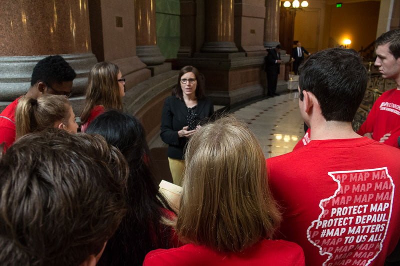 Students meet with state representative Ann Williams, whose district encompasses DePaul. (Jesus Montero / The DePaulia)