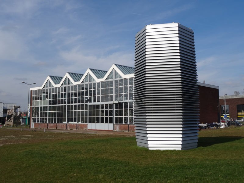 Dutch designer Daan Roosegaarde's rendering of the first 7-meter high Smog Free Tower, equipped with environment-friendly and patented ozone free ion technology. The tower cleans 30 cubic meters per hour, runs on green wind energy and uses no more electricity than a waterboiler (1400 watts). (Photo courtesy of BIC / Wikimedia Commons)