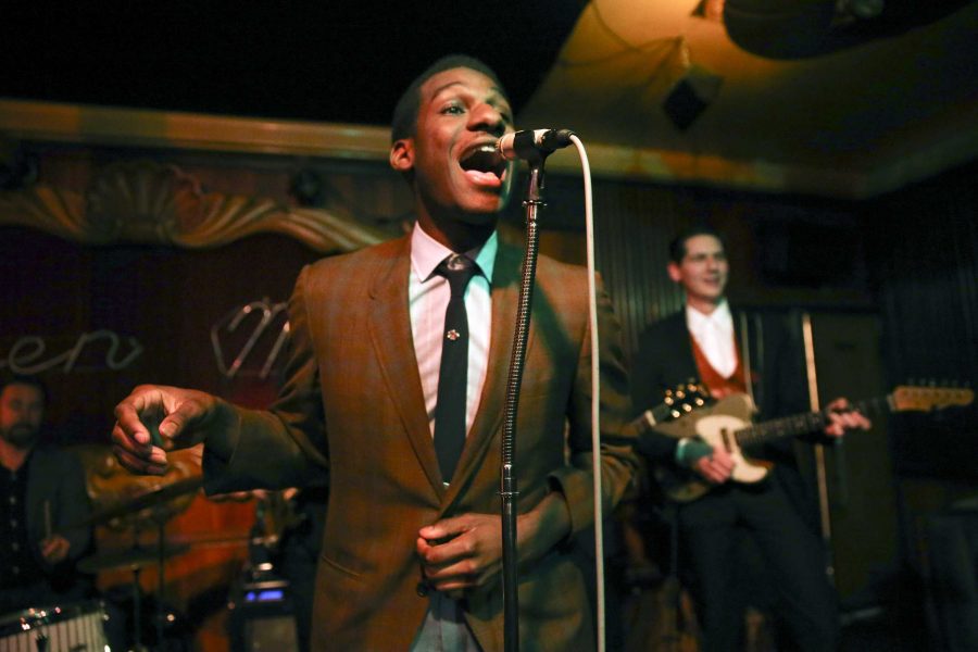 Leon Bridges performs at the Green Mill Jazz Club on April 29, 2015 in Chicago. The Texas-raised artist is set for a return Chicago engagement at the Vic Theatre. (Nuccio DiNuzzo/Chicago Tribune/TNS)
