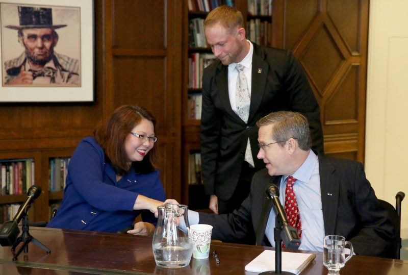 U.S. Senate candidates Rep. Tammy Duckworth and Sen. Mark Kirk shake hands after their debate on Monday Oct. 3, 3016 in the Chicago Tribune editorial board room. (Nancy Stone/Chicago Tribune via AP)