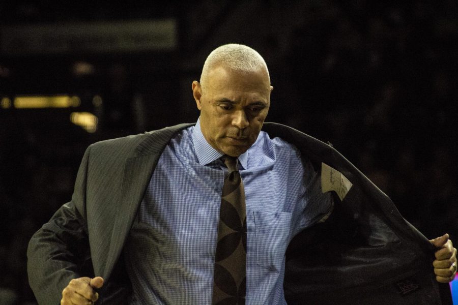 Head coach Dave Leitao and the DePaul Blue Demons have struggled to close out games this season. Richard Bodee I The DePaulia. 