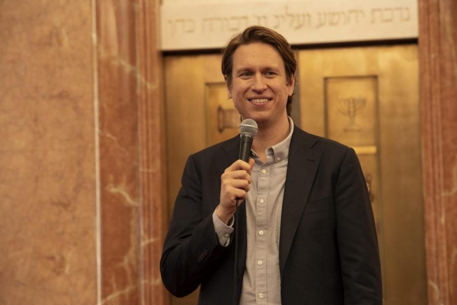Pete Holmes on comedy, commitment and the third season of Crashing