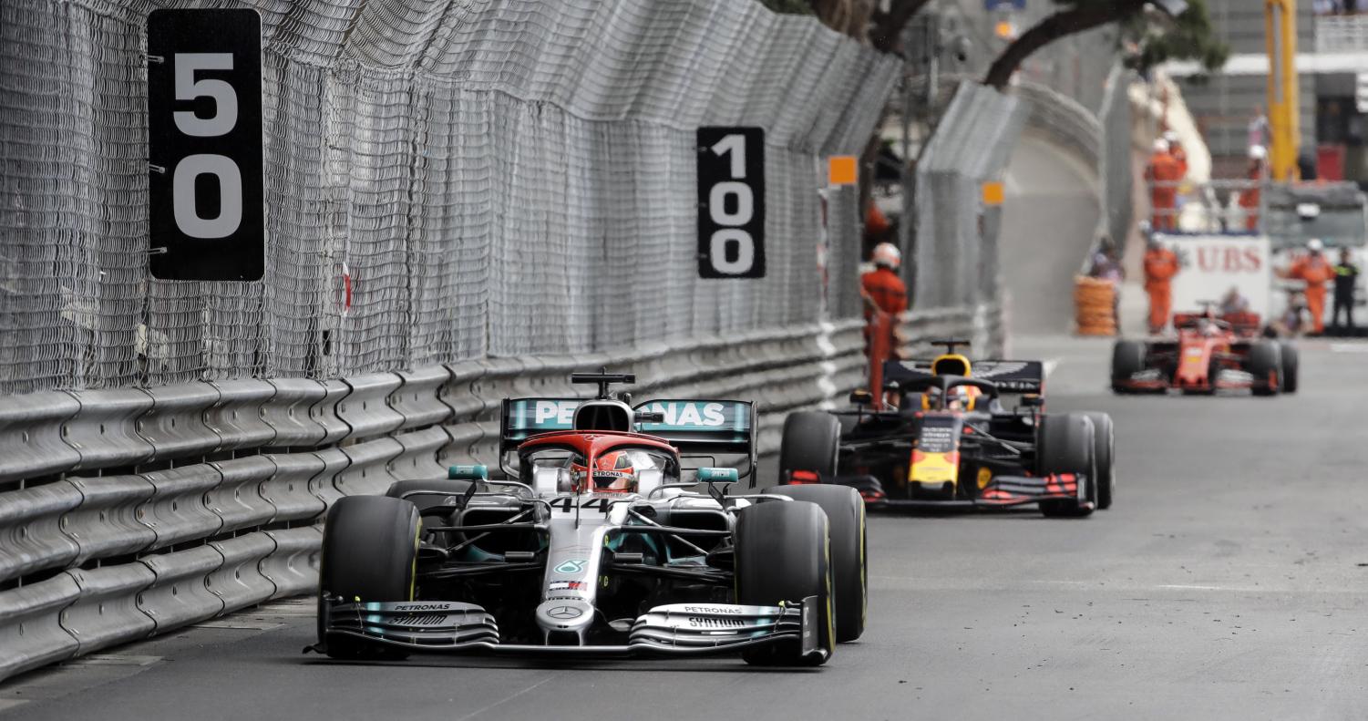 Monaco f1 s. Lewis Hamilton Monaco 2022. Eni формула 1. Lewis Hamilton brings the Menswear Runways to the Racetrack.