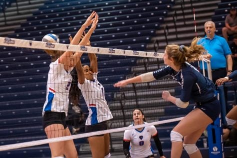 DePaul volleyball splits pair of Big East games over weekend