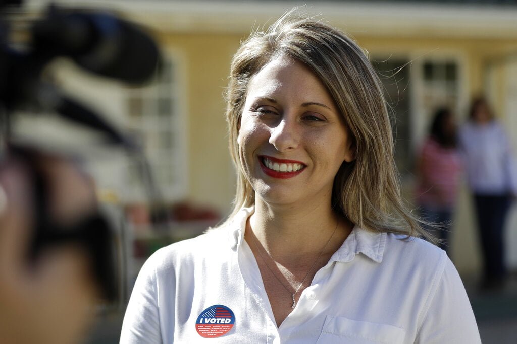 Congresswoman Katie Hill Resigns After Photos Out Relationship With Campaign Staffer The Depaulia 