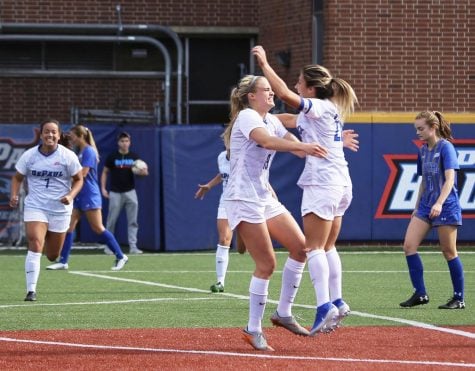 Offensive outburst lifts women’s soccer over Seton Hall