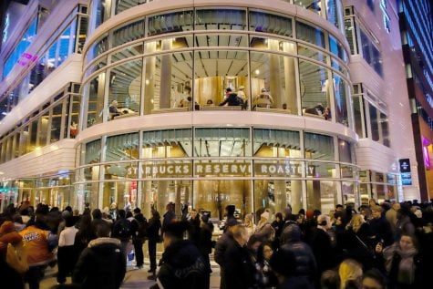 World’s largest Starbucks opens in downtown Chicago