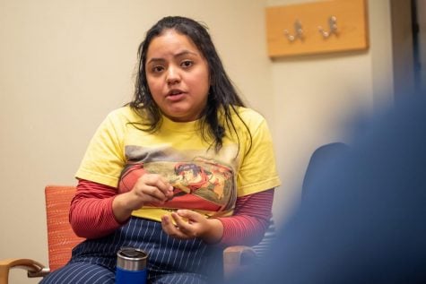 Estudiantes Latinx exploran su identidad y cultura a través de ‘Cafecitos’