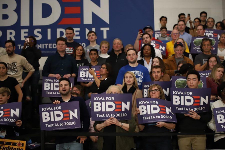 Supporters+of+VP+Joe+Biden+attend+a+campaign+event+in+Des+Moines.