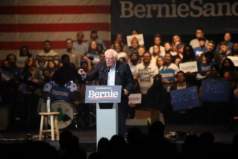 Bernie Sanders campaigns in Cedar Rapids with help from Vampire Weekend
