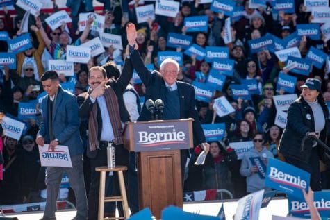 Bernie Sanders rally packs Grant Park