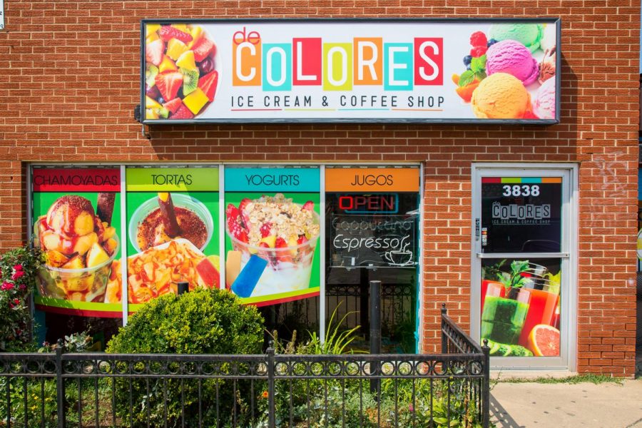 DeColores, una heladería y cafetería latina ubicada en Archer Heights, anunció recientemente a través de Instagram que la tienda cerrará durante la temporada como resultado de las bajas ventas.