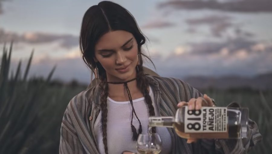 Kendall Jenner recién lanzo su marca de tequila  818.