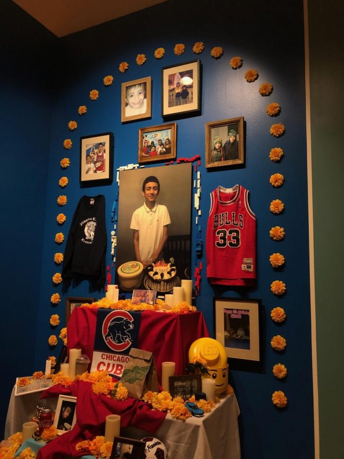 La ofrenda de Adam Toledo es honrada en la exposición del Día de los Muertos en el Museo Nacional de Arte Mexicano.