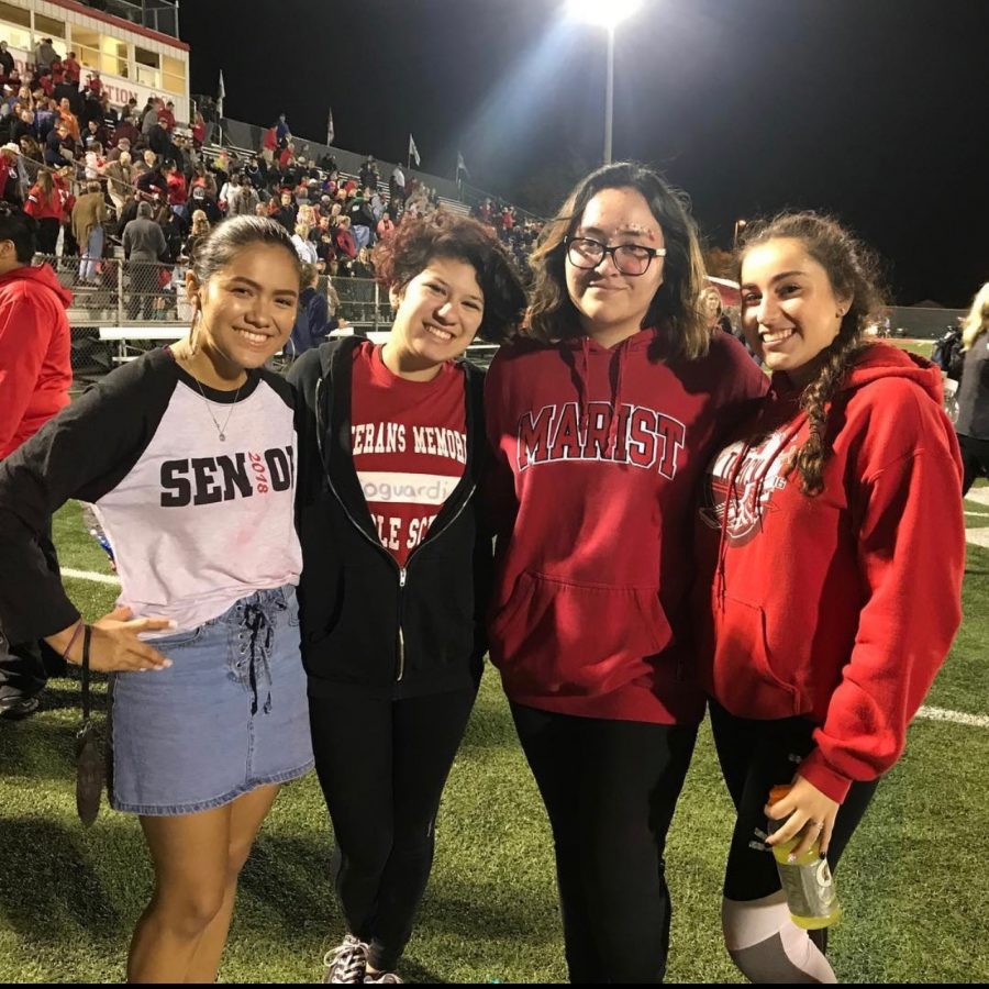 Jocelyn Diaz, ex alumna de la escuela secundaria Marist, durante un partido de fútbol en 2017.