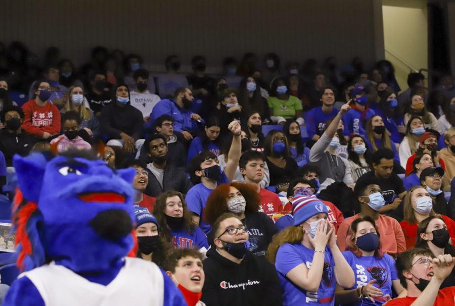 DePaul+students+cheering+on+the+mens+basketball+team+on+Wednesday.+