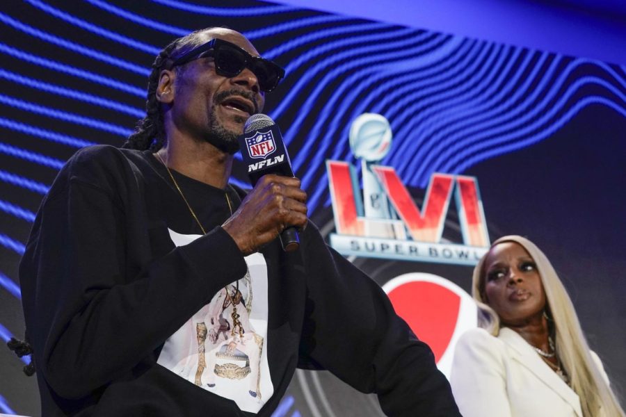 Snoop+Dogg+answers+a+question+during+a+news+conference+for+the+Super+Bowl+LVI+halftime+show+Thursday%2C+Feb.+10%2C+2022%2C+in+Los+Angeles.+%28AP+Photo%2FMorry+Gash%29