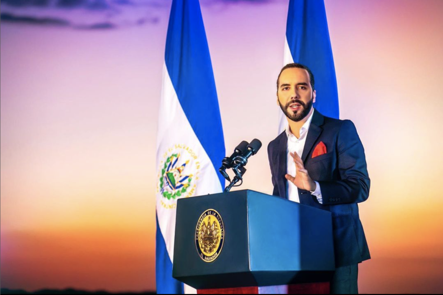 El presidente Nayib Bukele declaró un estado de excepción como respuesta al extremo aumento en la tasa de homicidios en El Salvador.