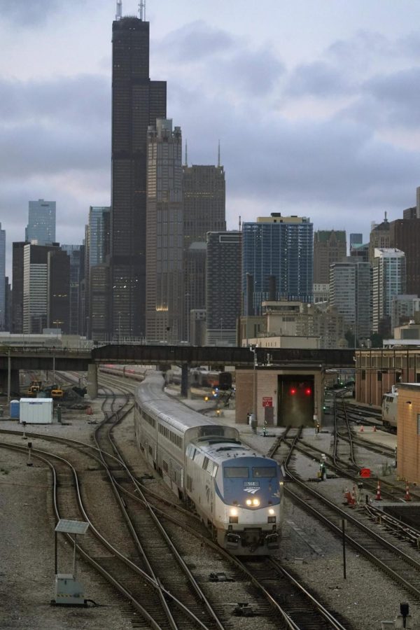 An+Amtrak+passenger+train+leaves+Chicago+headed+south+on+Sept.+14.+Union+Station+in+Downtown+Chicago+hosts+Amtrak+and+Metra+lines+that+would+have+been+impacted.