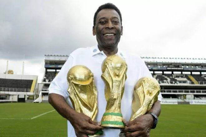 Three time World Cup champion, and Brazilian top goal scorer O Rei “The King” left the scorer world on December 29, 2022.