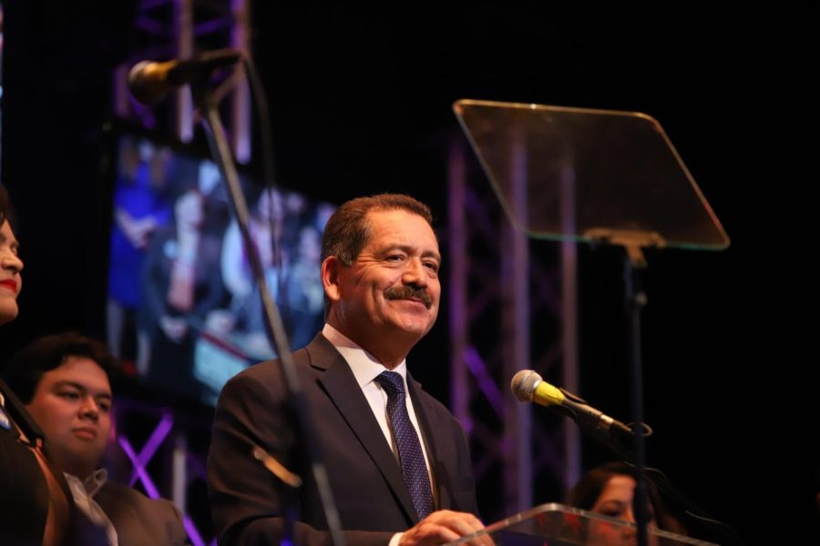 El congresista Jesús Chuy García no califica para la segunda vuelta de elecciones que se llevará a cabo del 4 de abril.

