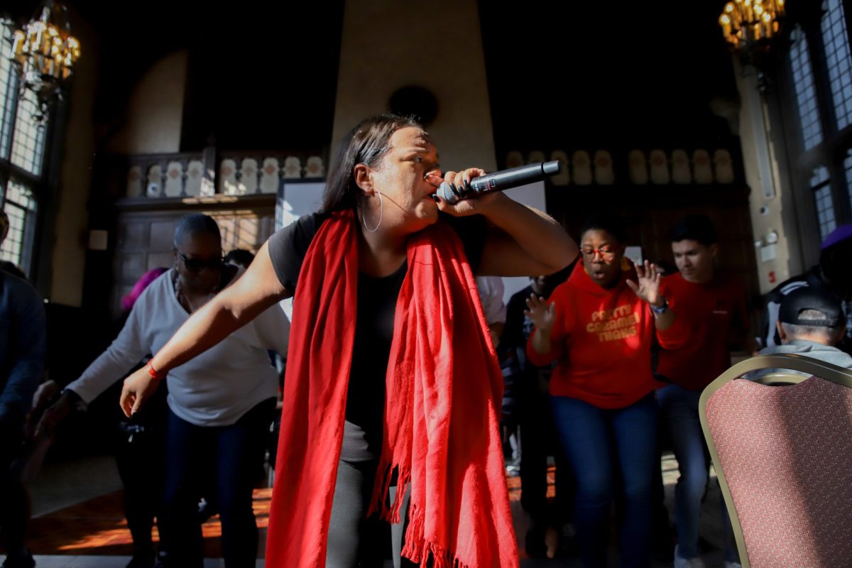 Ivelissa Diaz, fundadora de Las BomPlaneras Unplugged, baila Bomba durante la celebración de los 55 años de los Young Lords el 18 de septiembre.
