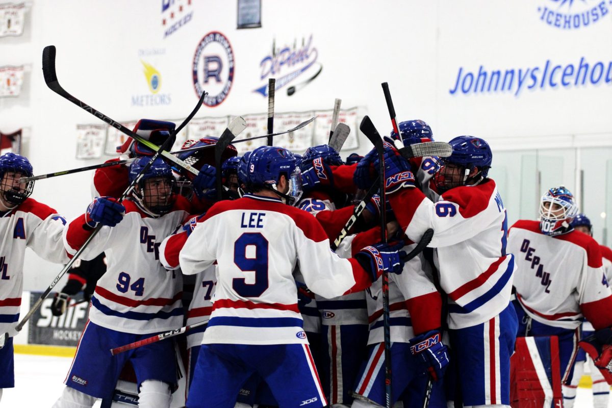 File+-+DePaul+hockey+celebrates+their+win+against+Davenport+University+at+Johnnys+Ice+House+in+West+Loop.