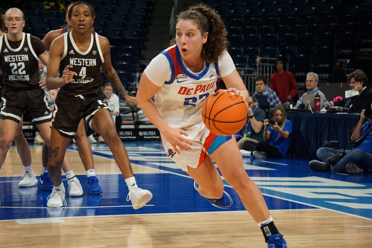 Depaul+guard+Michelle+Sidor+makes+her+move+in+a+game+against+Western+Michigan%2C+Nov.+6+at+Wintrust+Arena.