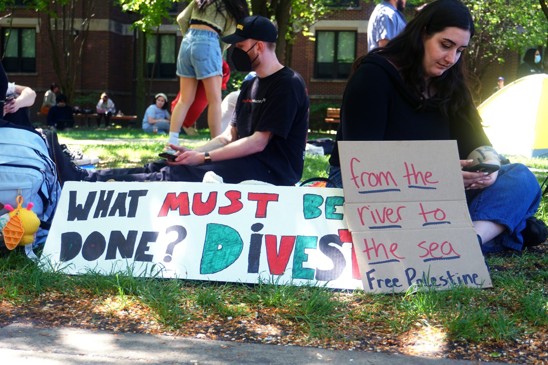 Photo+Gallery%3A+Day+one+of+DePauls+divestment+encampment+on+the+Quad