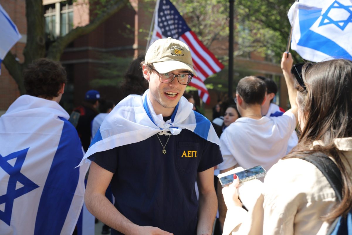 Ben, a DePaul sophomore, joined counter-protesters on April 30 to support Israel and said "(...) we are all here to get the hostages released". 