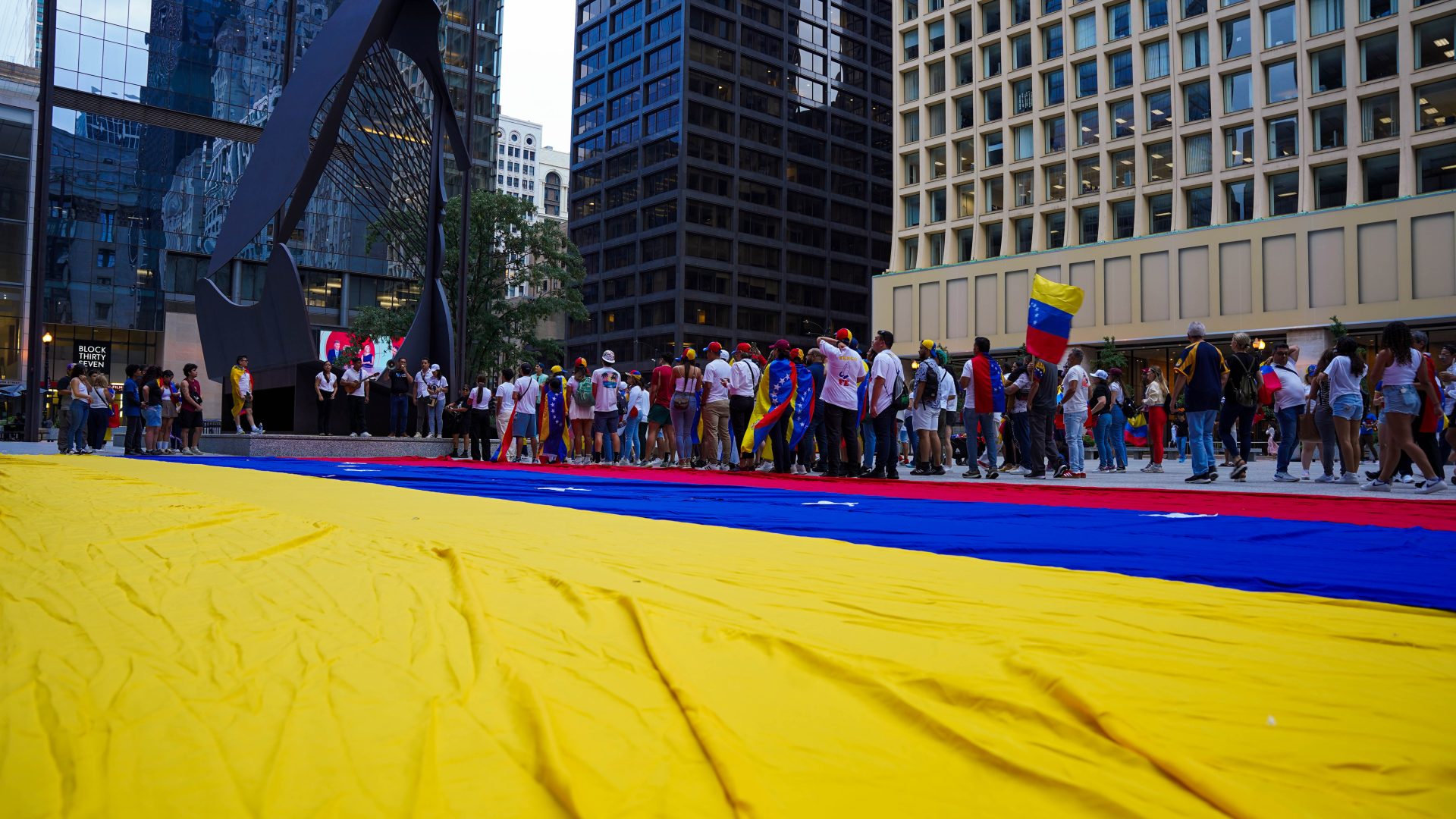 Venezuelans in Chicago protest the country's election results at Daley Plaza (Photo Gallery)