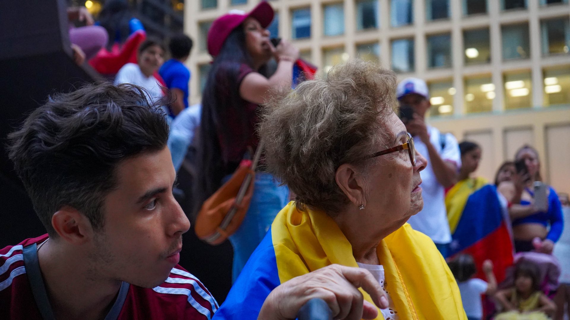 Venezuelans in Chicago protest the country's election results at Daley Plaza (Photo Gallery)