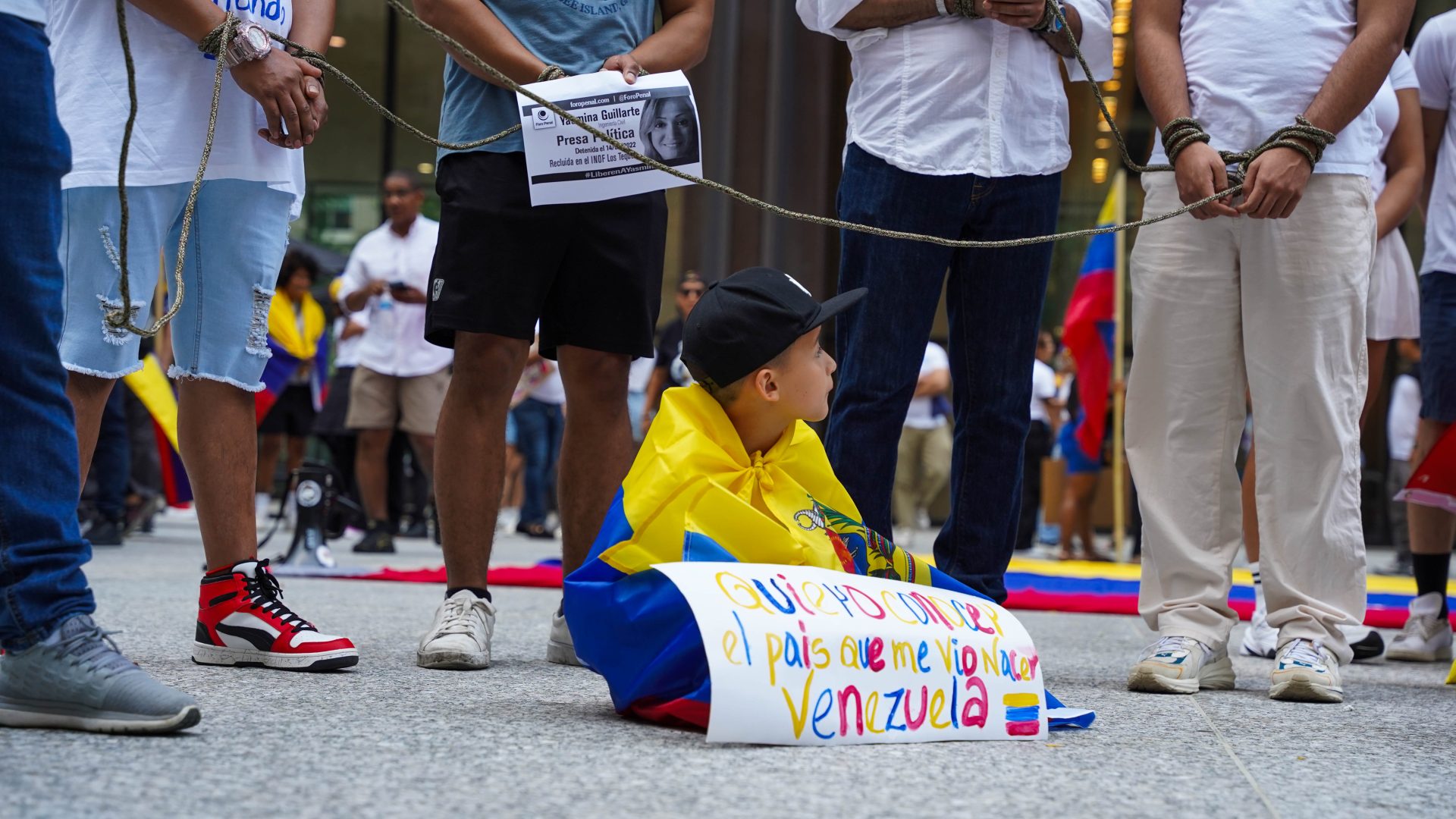 Venezuelans in Chicago protest the country's election results at Daley Plaza (Photo Gallery)