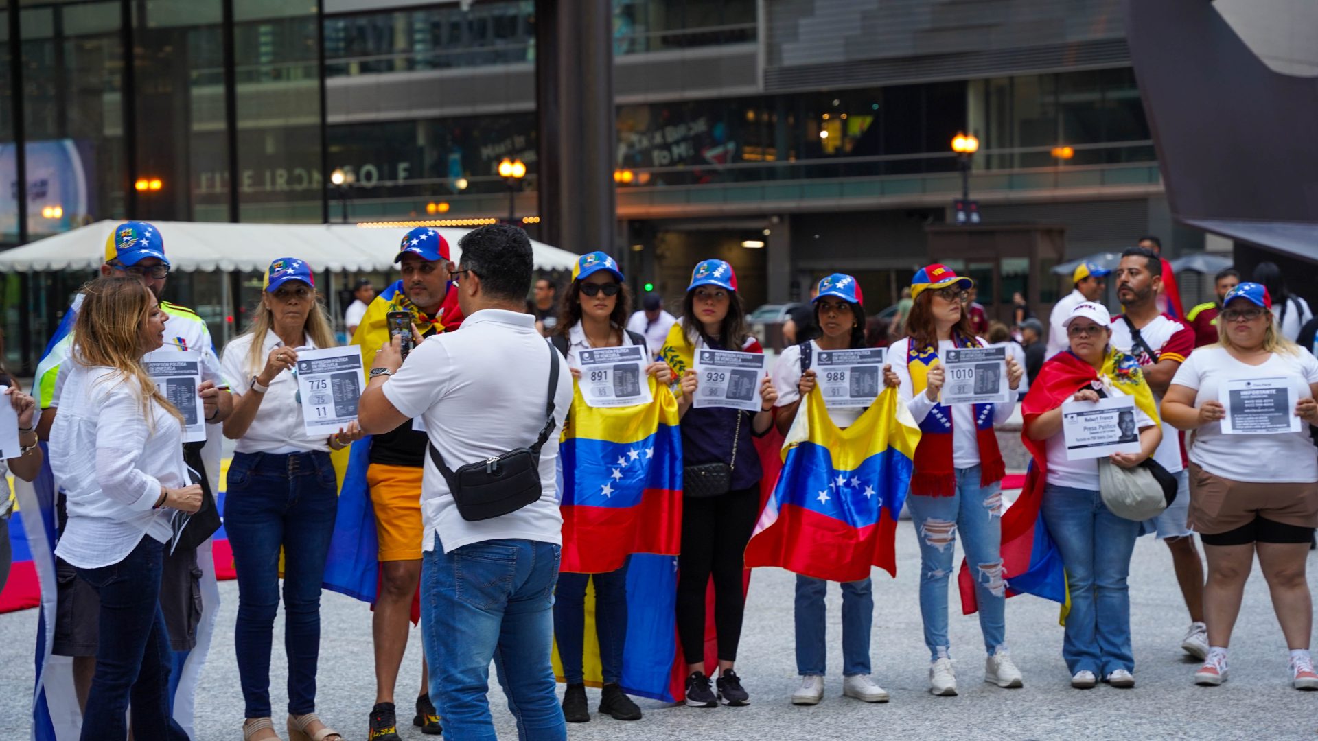 Venezuelans in Chicago protest the country's election results at Daley Plaza (Photo Gallery)