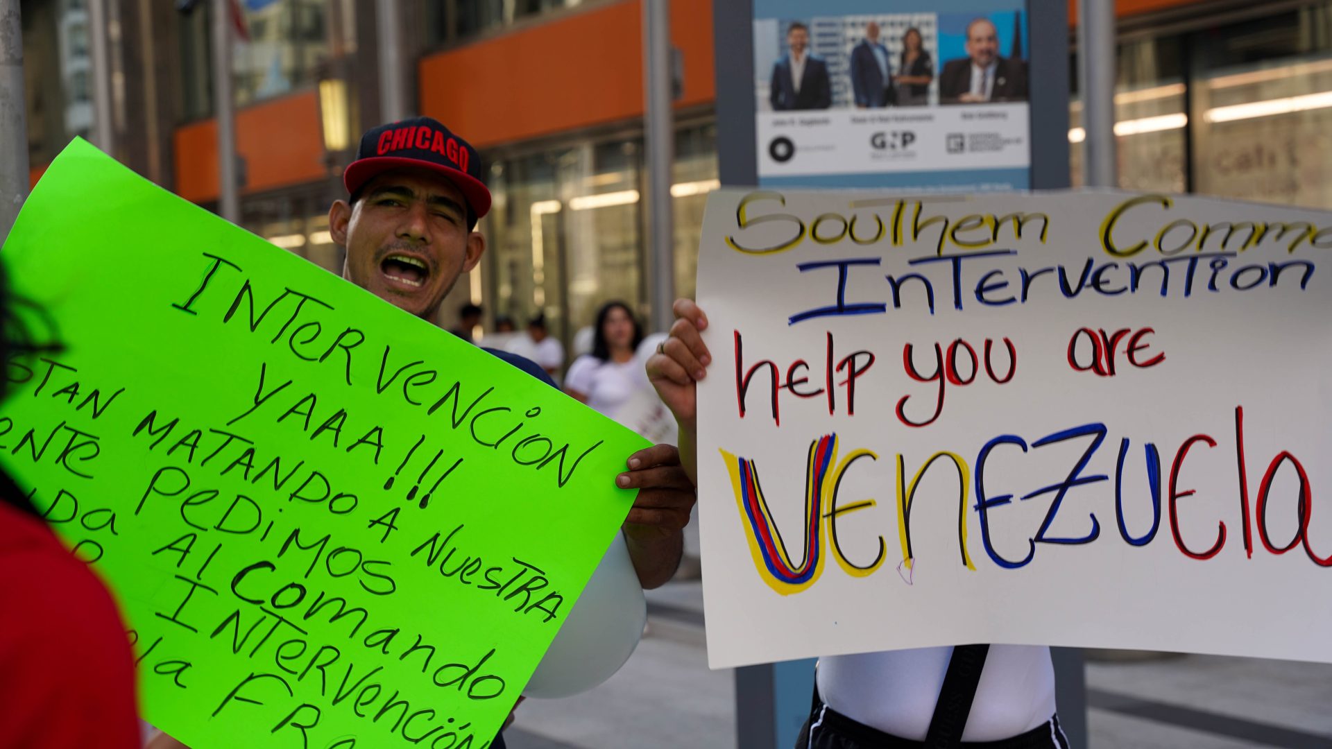 Venezuelans in Chicago gather to protest in 'Plaza las Americas' in downtown Chicago (Photo Gallery)