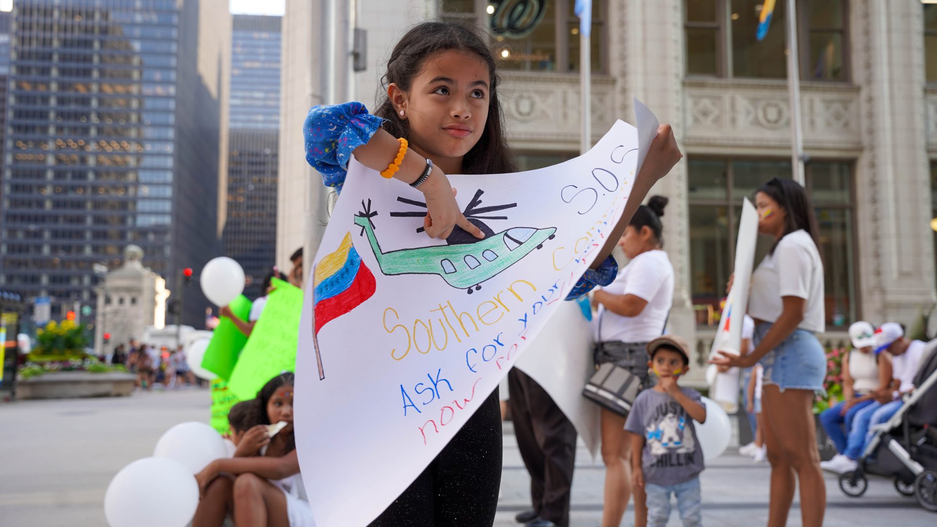 Venezuelans in Chicago gather to protest in 'Plaza las Americas' in downtown Chicago (Photo Gallery)