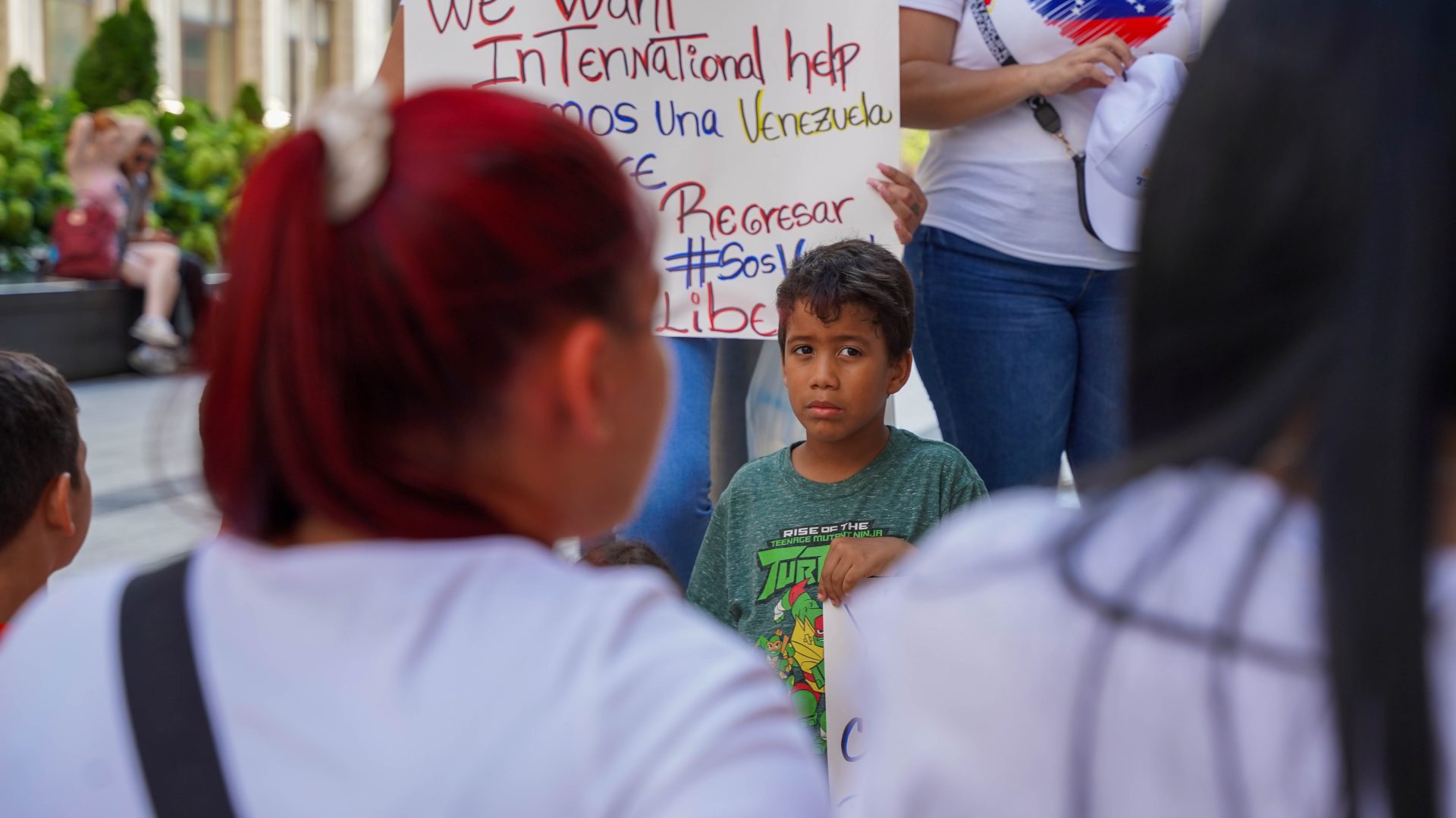 Venezuelans in Chicago gather to protest in 'Plaza las Americas' in downtown Chicago (Photo Gallery)