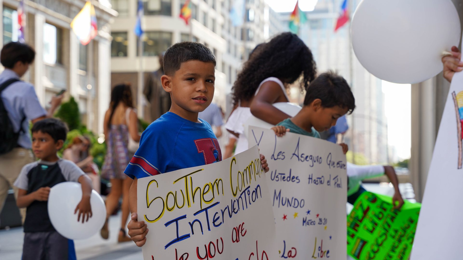 Venezuelans in Chicago gather to protest in 'Plaza las Americas' in downtown Chicago (Photo Gallery)