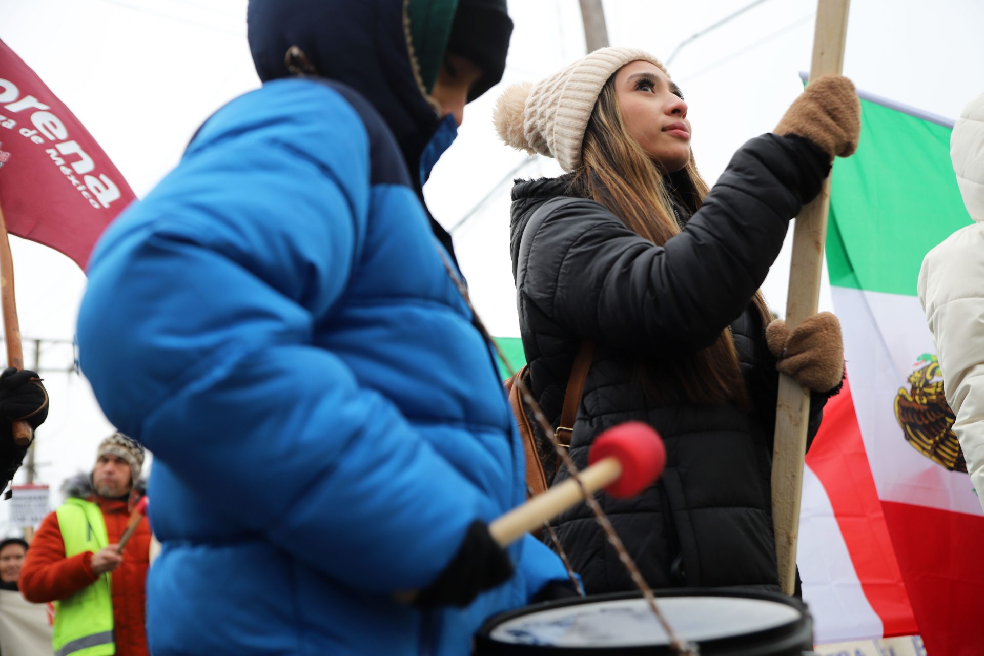 ‘Un día de amor y resistencia’: Residentes de La Villita protestan contra las redadas y deportaciones en Chicago